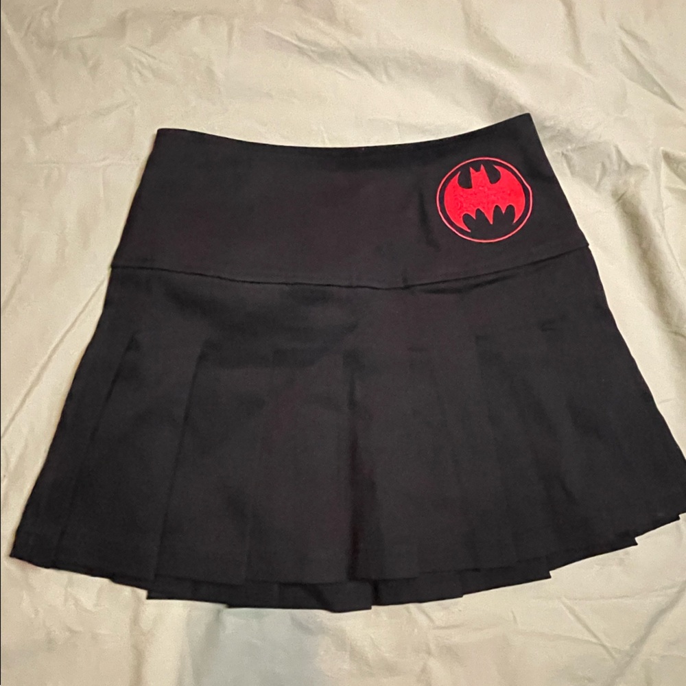 Mini pleated skirt (BATMAN/DOLLSKILL)